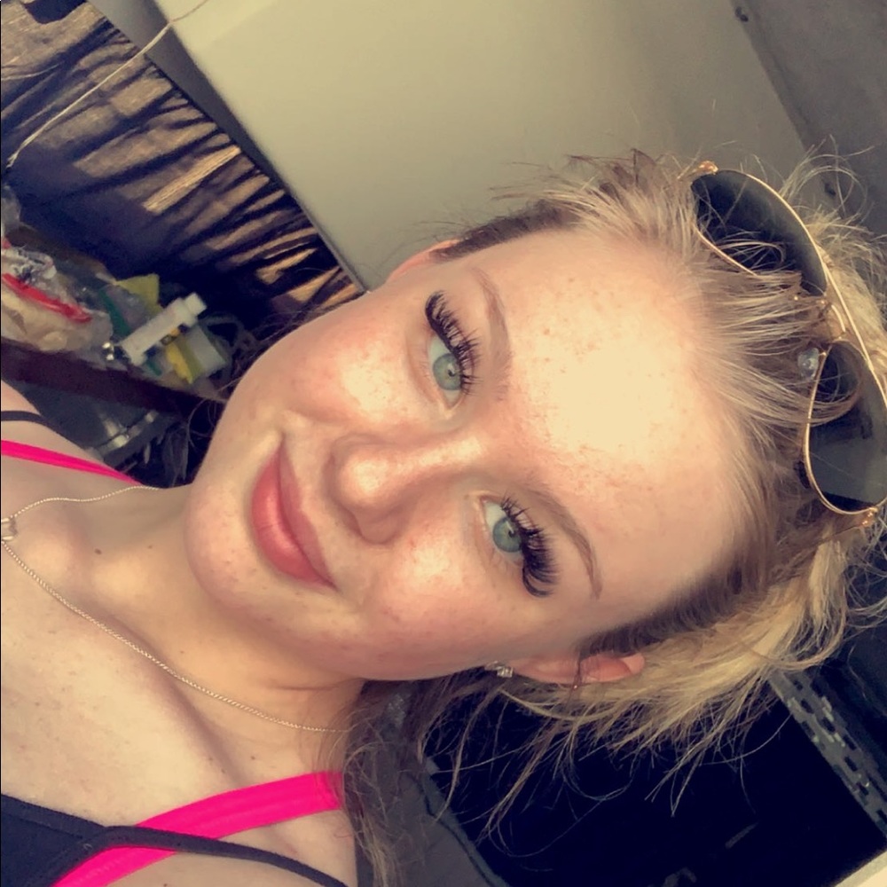 Meet your Posher, Sophia